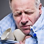 мужчину знобит