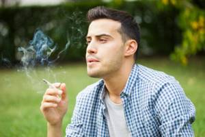 Несколько минут курения позволяют отвлечься человеку от насущих проблем