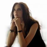 Задумчивая девушка